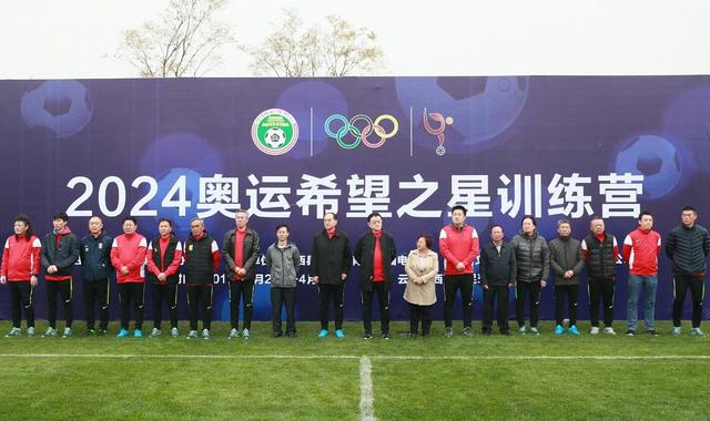 球迷们希望看到多特一直拿出在对阵莱比锡时最后阶段的表现，俱乐部正致力于完成一次转型。